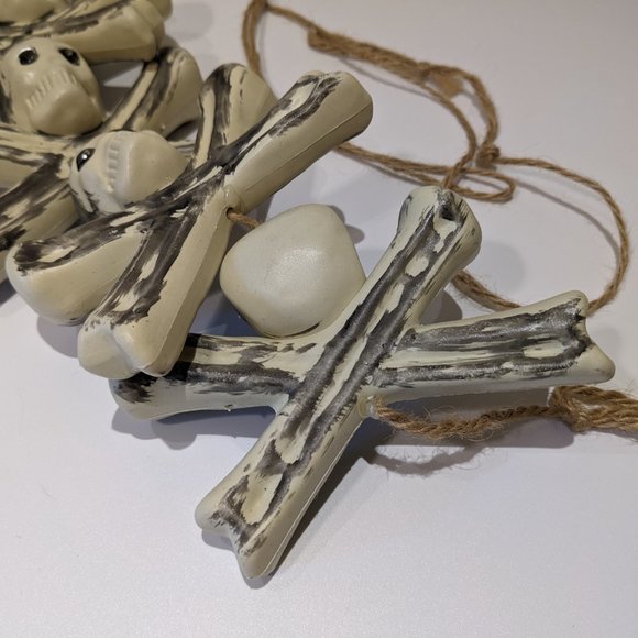 Vintage Halloween Skull & Crossbones Blow Mold Wall Hanging Décor Spooky Fun - Picture 7 of 8